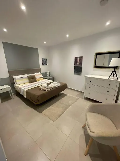 1Br W Private Patio In The Nook Your Secluded Oasis Gibraltar Apartment