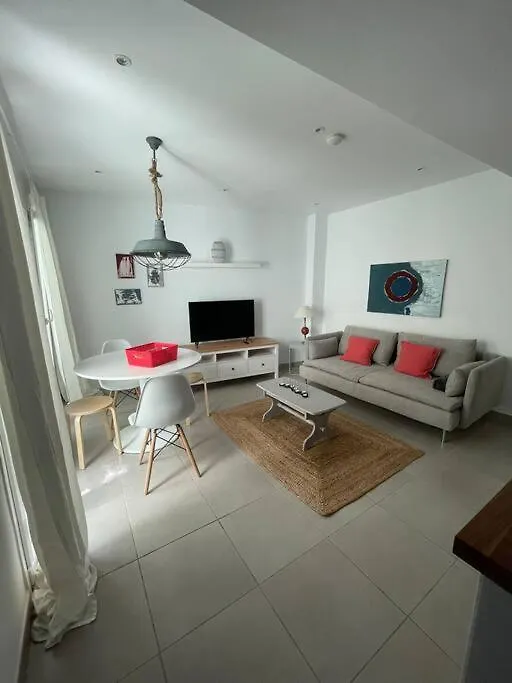 Apartment 1Br W Private Patio In The Nook Your Secluded Oasis Gibraltar Gibraltar